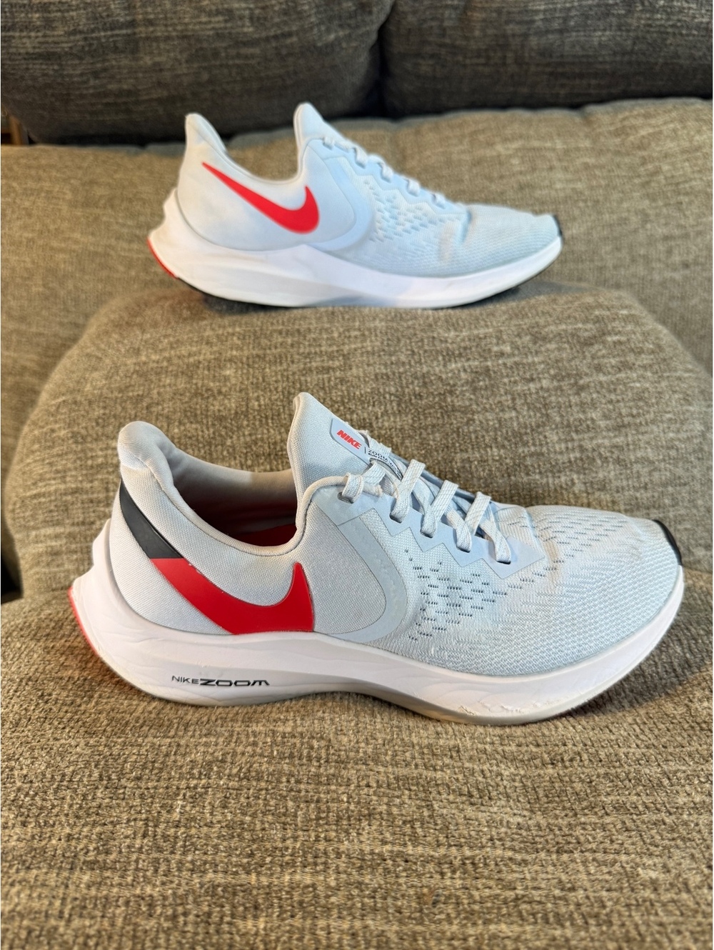 Nike Air Zoom Winflo 6 Running Shoes Light Gray Red Men's Size 8.5